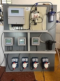 泳池水質監測PH，ORP，余氯，電導率，濁度，配加藥計量泵