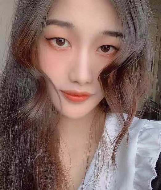 上海闊思-鄧影影